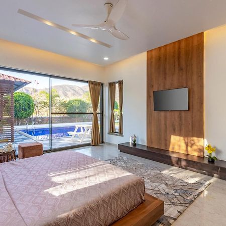 Stayvista'S Bella Dream - Mountain-View With Outdoor Pool, Lawn Featuring A Gazebo & Indoor Games Udaipur Dış mekan fotoğraf