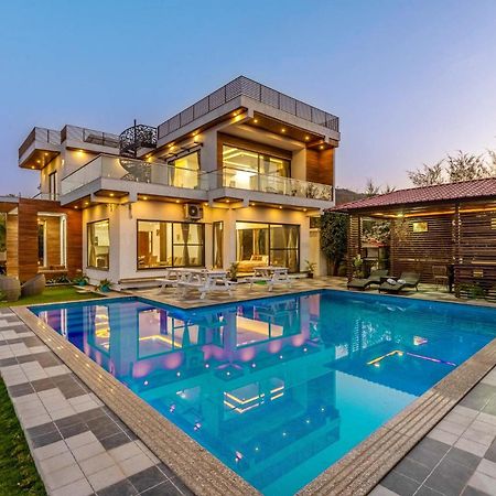 Stayvista'S Bella Dream - Mountain-View With Outdoor Pool, Lawn Featuring A Gazebo & Indoor Games Udaipur Dış mekan fotoğraf