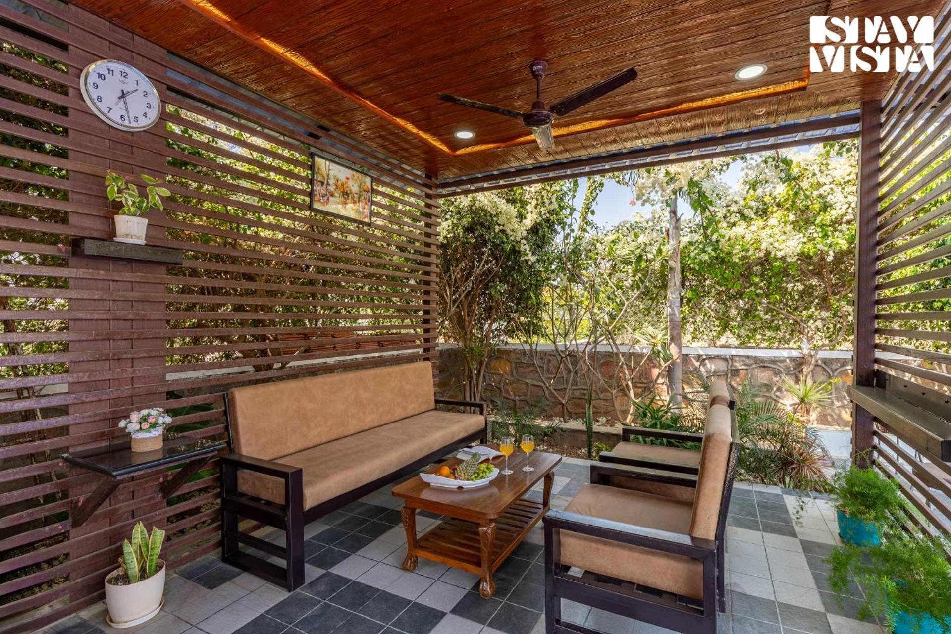 Stayvista'S Bella Dream - Mountain-View With Outdoor Pool, Lawn Featuring A Gazebo & Indoor Games Udaipur Dış mekan fotoğraf