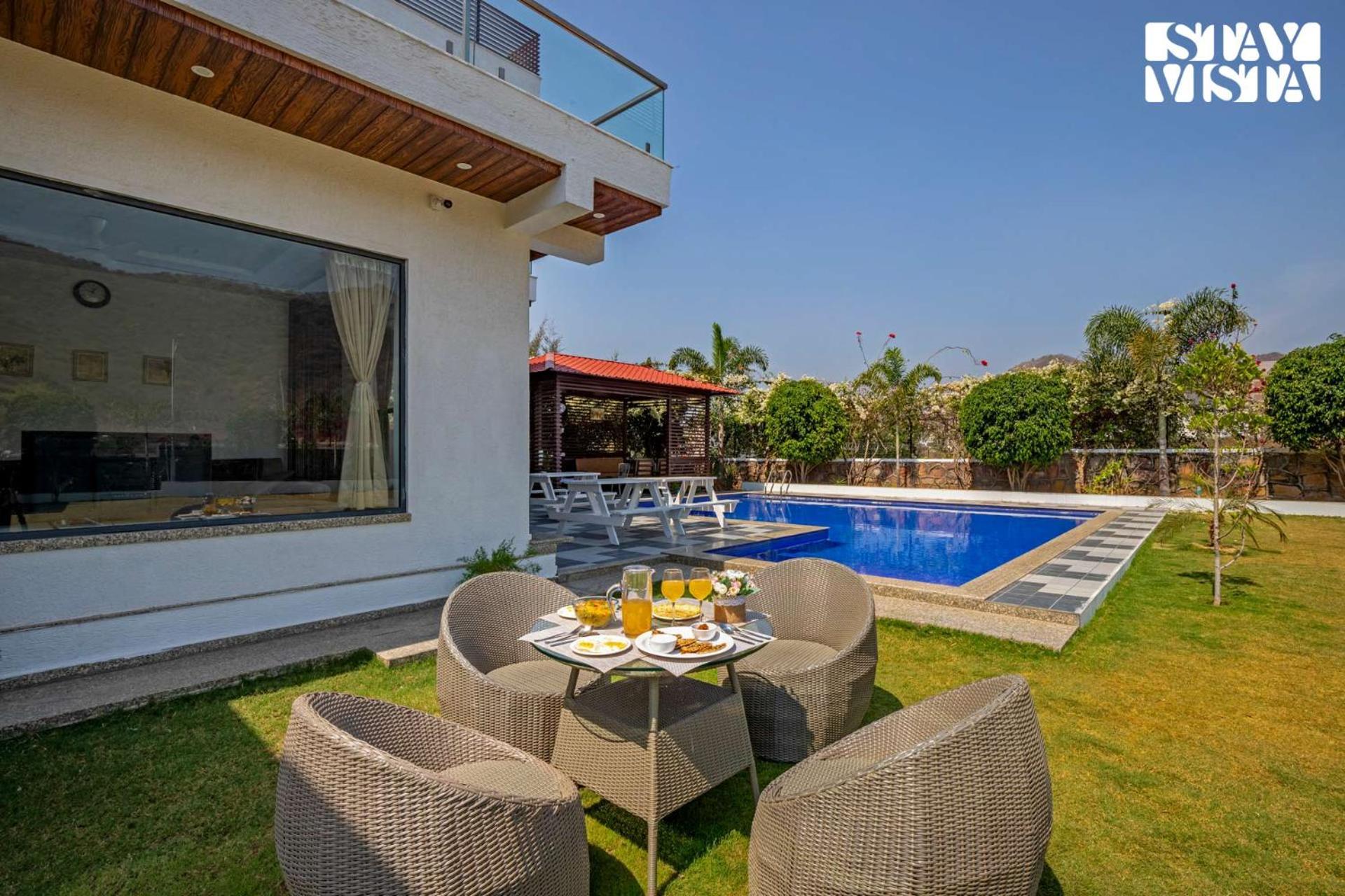 Stayvista'S Bella Dream - Mountain-View With Outdoor Pool, Lawn Featuring A Gazebo & Indoor Games Udaipur Dış mekan fotoğraf